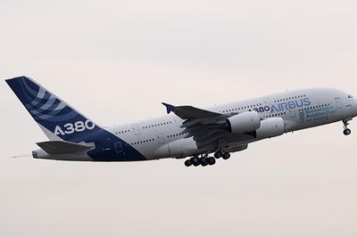 Airbus kiểm tra khẩn cấp 16 máy bay A380