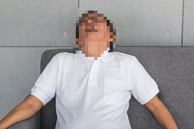 Được vợ mát-xa vì đau cổ, người đàn ông 54 tuổi chết não sau một đêm