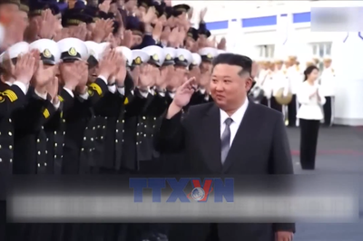 Triều Tiên thúc đẩy đóng tàu chiến 10.000 tấn