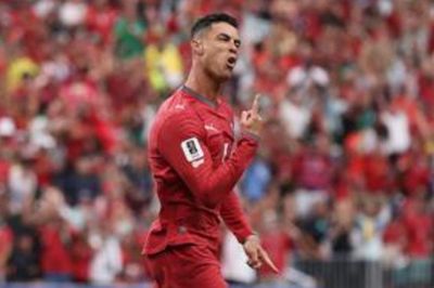 Ronaldo phản đòn ngoạn mục sau bão chỉ trích