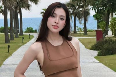 Khoảnh khắc ngọt ngào của Hoa hậu Tiểu Vy bên 'em trai' Hòa Minzy