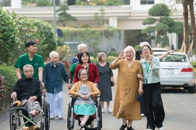 Chính phủ yêu cầu triển khai cơ sở chăm sóc người cao tuổi ban ngày