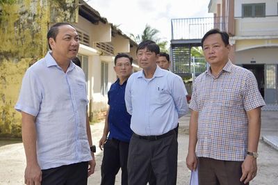 Phó Bí thư Tỉnh ủy An Giang Lâm Minh Thành khảo sát các công trình giáo dục