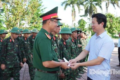 Lãnh đạo tỉnh thăm, động viên lực lượng thực hiện Chiến dịch 500 ngày đêm tại Nghĩa trang Liệt sĩ Châu Thành