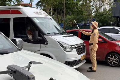 Từ 1/1/2028, xe hợp đồng phải chia sẻ dữ liệu hợp đồng vận tải với Bộ Công an