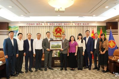 Chủ tịch UBND tỉnh Thái Nguyên làm việc với Tổng Lãnh sự quán Việt Nam tại Thượng Hải, Trung Quốc