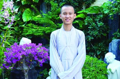 Chú tiểu vượt khó đạt giải Olympic Lịch sử