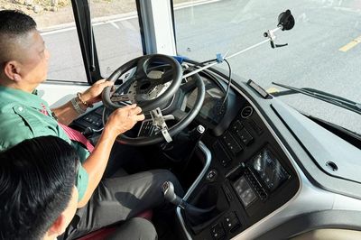 Thử an toàn xe khách qua cung đèo Tây Bắc