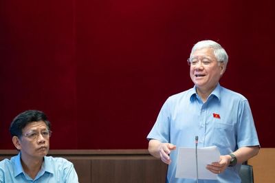 Phó Chủ tịch Thường trực Quốc hội Đỗ Văn Chiến dự Phiên họp của Đảng ủy Hội đồng Dân tộc
