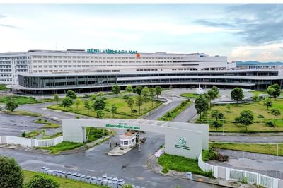 Tàu chuyên dụng tuyến Hà Nội - Ninh Bình đưa đón y, bác sĩ Bệnh viện Bạch Mai cơ sở 2
