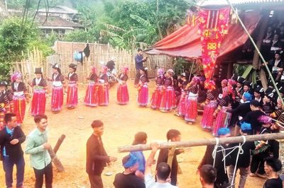 Độc đáo nghi lễ ma tươi của người Lô Lô đen