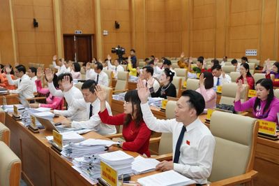 Bế mạc Kỳ họp thứ 4 HĐND tỉnh khóa XVIII: Thông qua 25 nghị quyết quan trọng