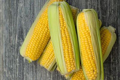 Ngô nếp hay ngô ngọt vàng: Loại nào bổ dưỡng hơn?