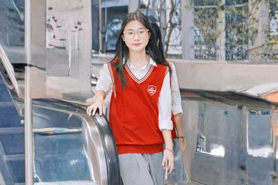 Không 'cày' lò luyện, nữ sinh vẫn đỗ 3 trường chuyên, thủ khoa Ngoại ngữ
