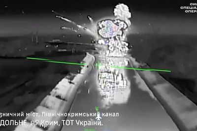 Ukraine tiếp tục tấn công, muốn 'cô lập' Crimea