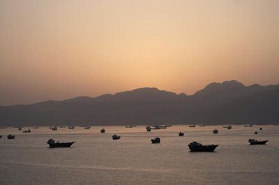 Mở chiến dịch sơ tán 11.000 thủy thủ mắc kẹt tại eo biển Hormuz