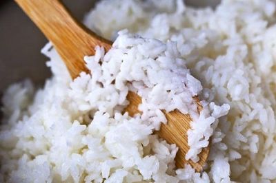 Cách nhận biết cơm đã bị ôi thiu