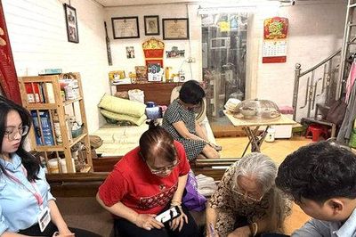 Trung tâm Phục vụ hành chính công thành phố Hà Nội: Chấn chỉnh thái độ của cán bộ phục vụ công dân