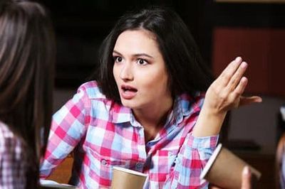 Người có tâm địa xấu thường thích hỏi 3 chuyện này về bạn: Gặp kiểu người này, tránh càng xa càng tốt