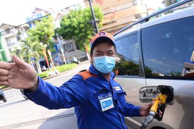 Đề xuất kéo dài chính sách miễn thuế xăng dầu đến 30/9, riêng thuế TTĐB tăng trở lại