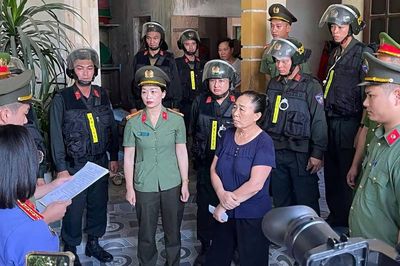 Khởi tố một phụ nữ lợi dụng các quyền tự do dân chủ