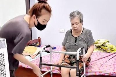 Người phụ nữ đã ly hôn vẫn đón mẹ chồng cũ về chăm sóc ở Thanh Hóa
