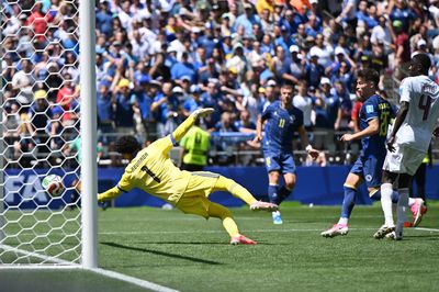 Qatar lập kỷ lục buồn tại World Cup