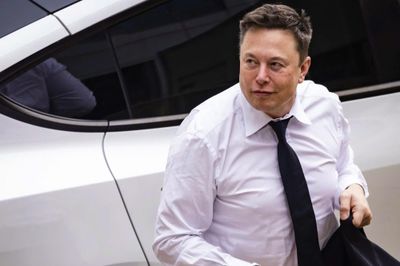 Elon Musk mất vị trí tỷ phú nghìn tỷ USD