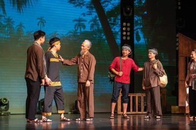 Xúc động chương trình nghệ thuật 'Bác Hồ - Hai tiếng thiêng liêng'