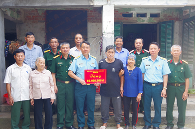 Nghĩa tình bộ đội Sư đoàn 363