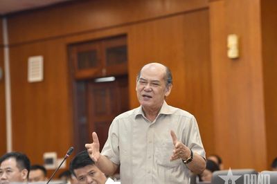Giải pháp nâng cao chất lượng cán bộ cấp xã trong thực hiện chính quyền địa phương 2 cấp