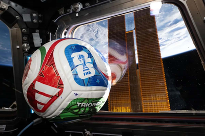 Cơn sốt World Cup đã lan ra ngoài không gian