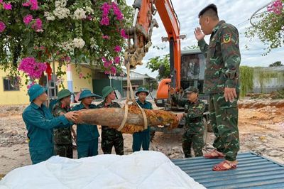 Hủy nổ an toàn quả bom 'khủng'