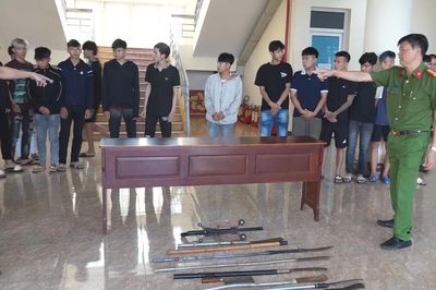 Bắt 9 đối tượng mang dao rựa, nỏ bắn đạn bi hỗn chiến khiến 2 người nhập viện cấp cứu