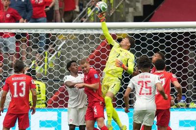 Thụy Sĩ, Canada dắt tay đi tiếp tại World Cup 2026