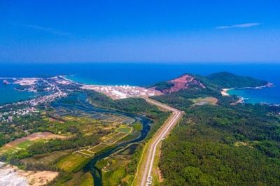 Quảng Ngãi xem xét đề xuất đầu tư dự án Cảng và Kho LNG Dung Quất