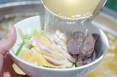 5 quán phở gà Michelin ở Hà Nội, có nơi bị chê đắt vẫn đông kín khách