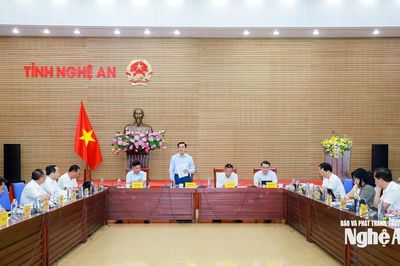 UBND tỉnh cho ý kiến về Phương án tiếp tục xây dựng, hoàn thiện tổ chức bộ máy khối chính quyền