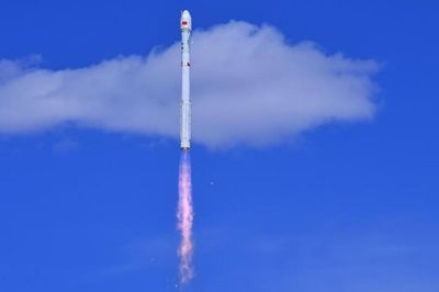 SpaceSail và Starlink: Cuộc cạnh tranh mới trên quỹ đạo Trái Đất