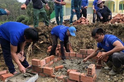 Người thanh niên 'xây hạnh phúc' nơi biên cương