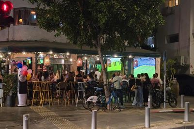 World Cup 2026: Một đội tuyển, hai cuộc chiến