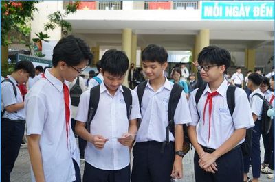 Từ 13h30 chiều nay (25/6), học sinh Hà Nội xác nhận nhập học lớp 10, quy định cần lưu ý