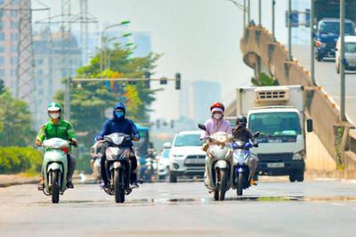 Nắng nóng đặc biệt gay gắt bao trùm nhiều nơi trên cả nước