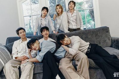 BTS chính thức phá kỷ lục tồn tại suốt 22 năm của huyền thoại rock nước Anh