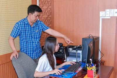 Những người giữ nhịp thông tin nơi biên viễn