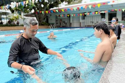 Hơn 60 trẻ em có hoàn cảnh khó khăn được học bơi miễn phí dịp hè