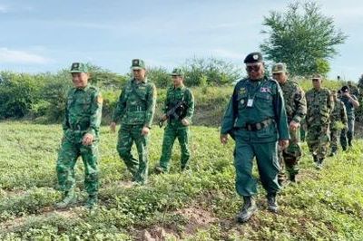 Đồn Biên phòng Cửa khẩu quốc tế Thường Phước và Lực lượng bảo vệ biên giới Campuchia tuần tra song phương