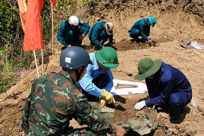 Phát hiện hài cốt liệt sĩ tại xã SRó