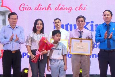 Gia Lai biểu dương 16 gia đình công nhân, viên chức, lao động tiêu biểu