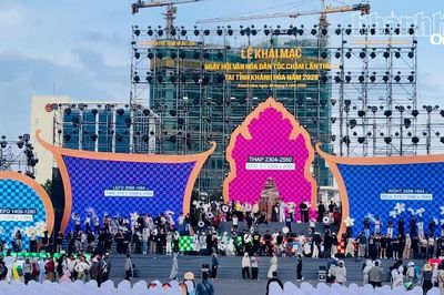 Hân hoan ngày đầu hội ngộ
